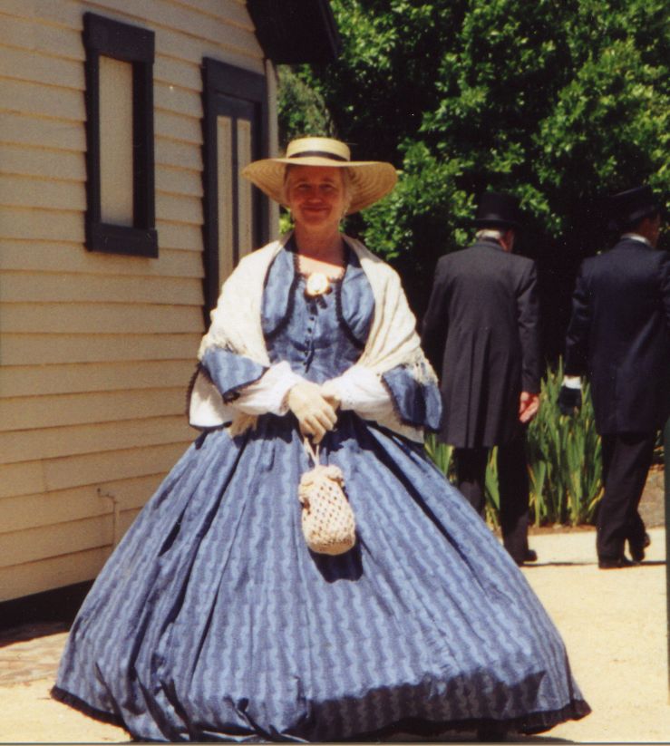 New_dress.jpg (98546 bytes)