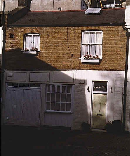 the_flat.jpg (242703 bytes)